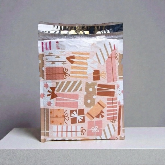Gift Box Print Bubble Mailers 8.5" x 12" Pack of 10 - Picture 6 of 9